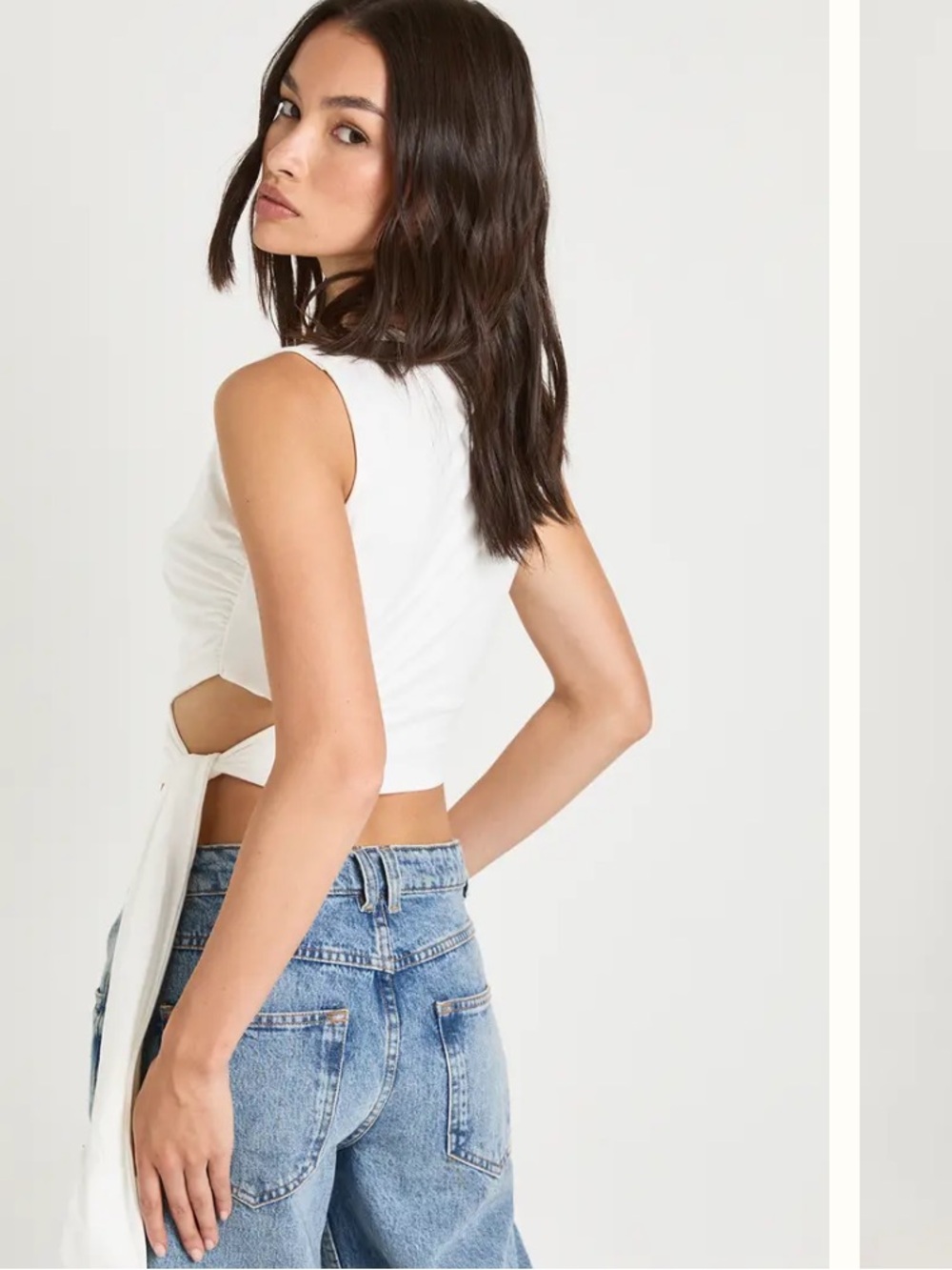 PrettyLittleThing White Tie-Front Sleeveless Crop Top